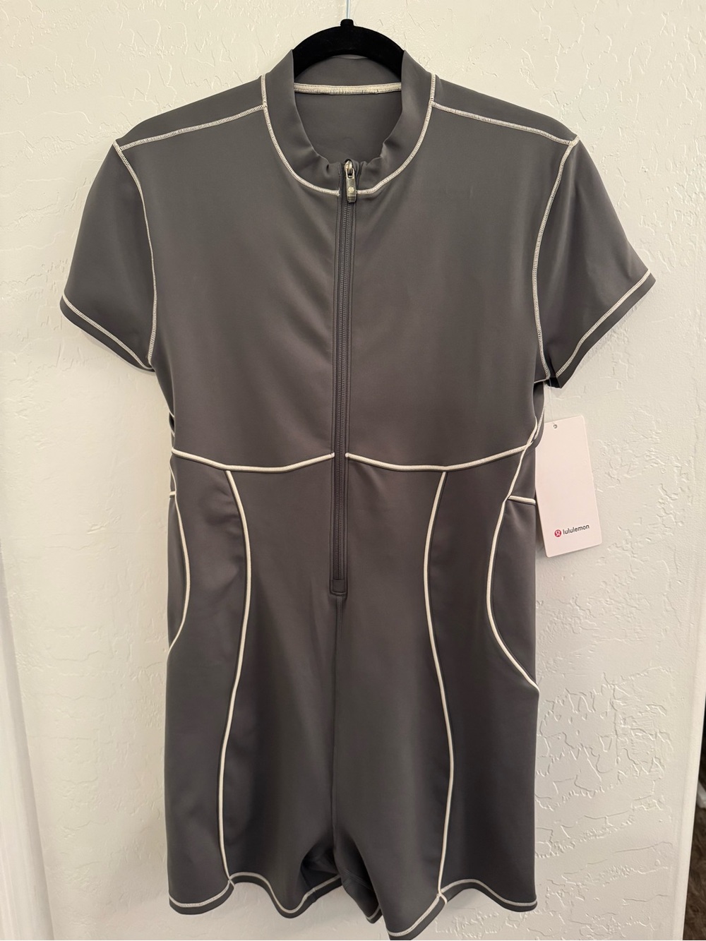 Lululemon Ultralu Contour-Seam Onesie 4” Size XL